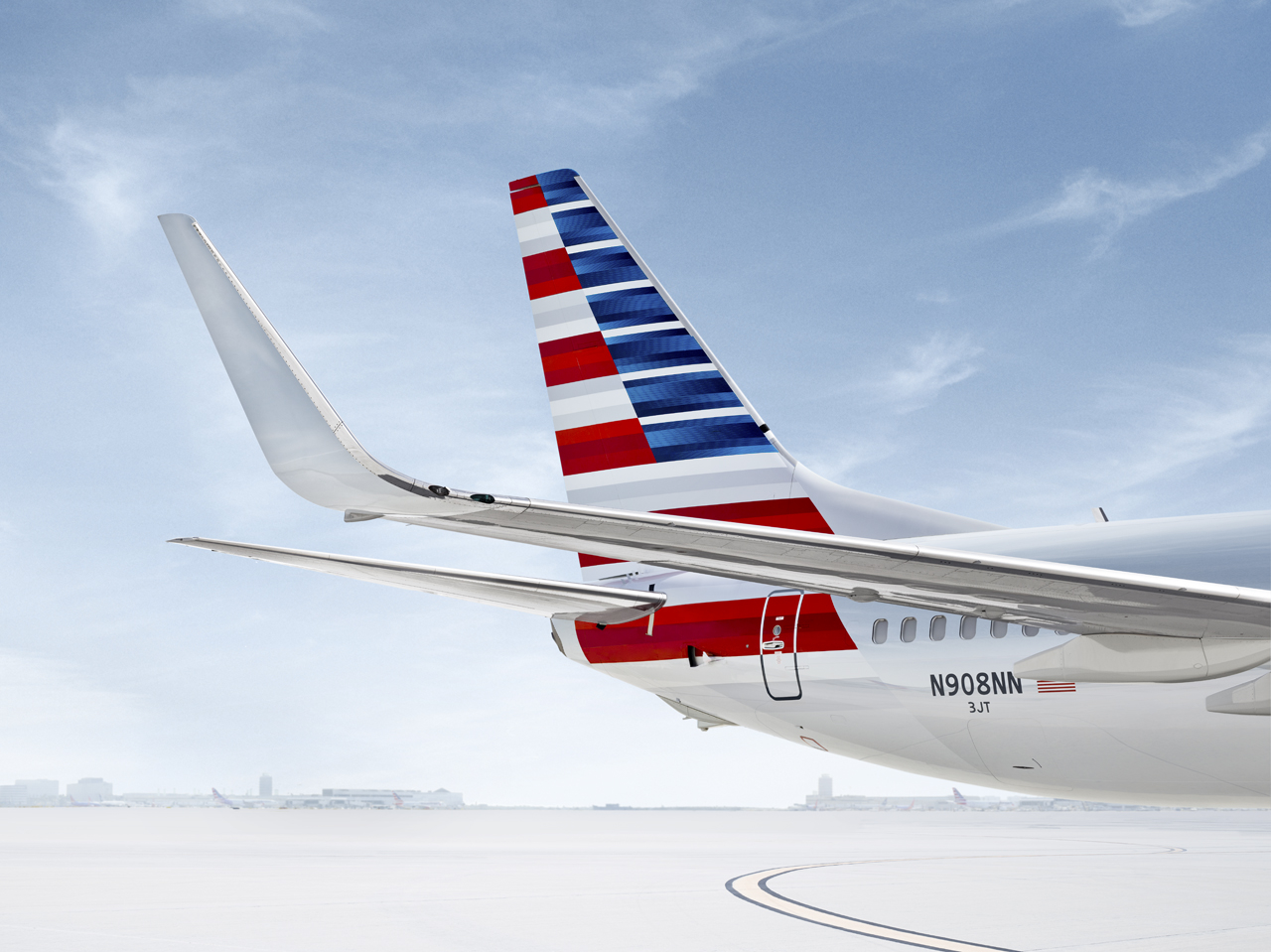 Get free flights on American Airlines flights by earning miles on the Citi AAdvantage Platinum Select credit card.